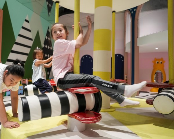 鼎牛配资 学开飞机、亲子乐园、全球美食……浦东机场酒店联盟又开始“狂宠”旅客了